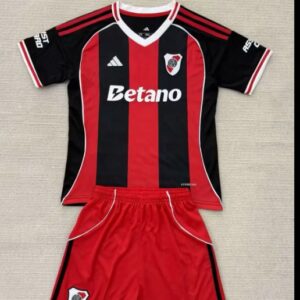 Conjunto Niño River Plate temporada 25/26 Primera equipación