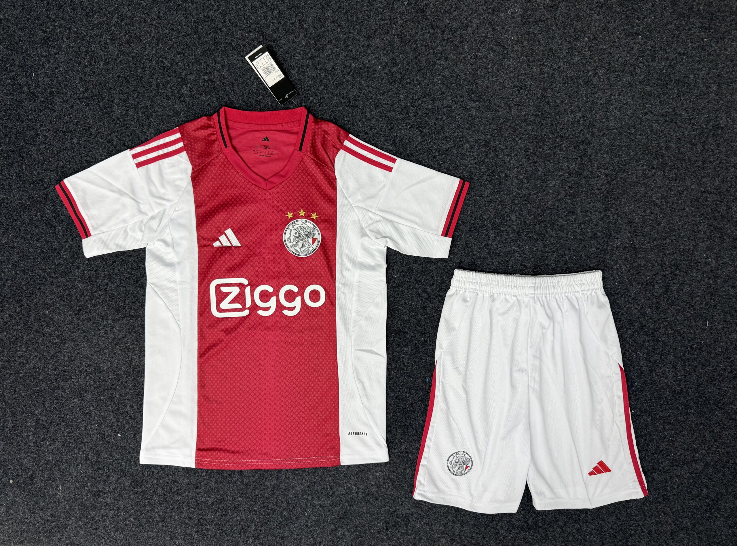 Conjunto Niño Ajax temporada 25/26 Primera equipación