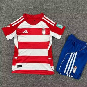Conjunto Niño Granada temporada 25/26 Primera equipación