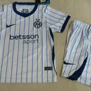 Conjunto Niño Inter de Milán temporada 26/27 Segunda equipación