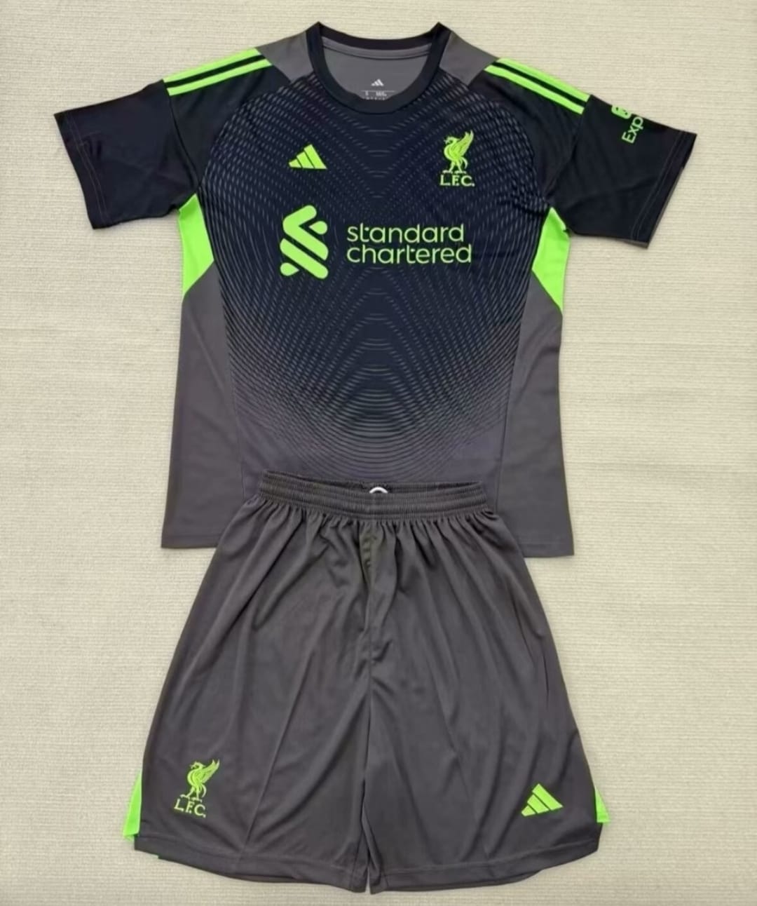 Conjunto Adulto Portero Liverpool 1