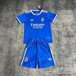 Conjunto Niño Real Madrid temporada 25/26 Tercera equipación