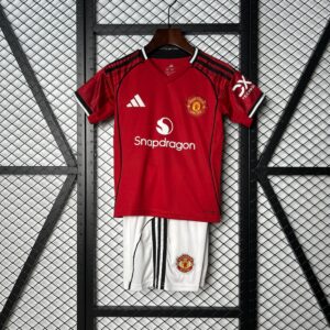 Conjunto Niño Manchester United temporada 25/26 Primera equipación