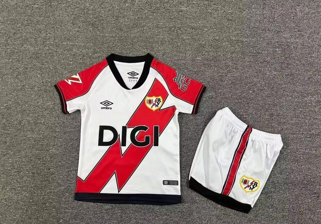 Conjunto Niño Rayo temporada 25/26 Primera equipación