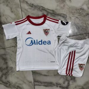 Conjunto Niño Sevilla temporada 25/26 Primera equipación