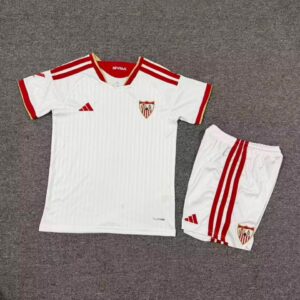 Conjunto Niño Sevilla temporada 26/27 Primera equipación
