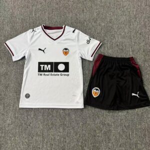 Conjunto Niño Valencia temporada 26/27 Primera equipación
