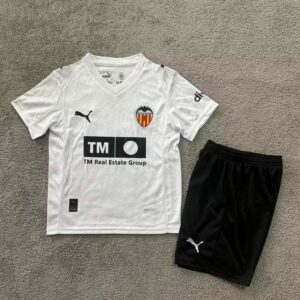 Conjunto Niño Valencia temporada 25/26 Primera equipación