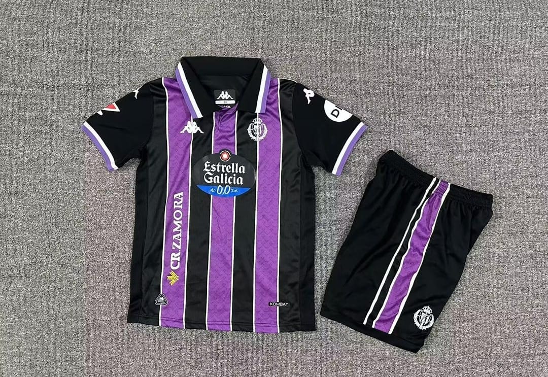 Conjunto Niño Valladolid temporada 25/26 Segunda equipación