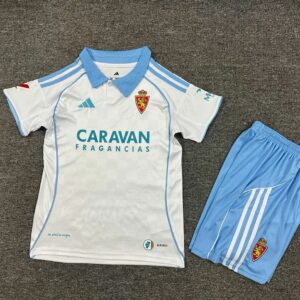 Conjunto Niño Zaragoza temporada 25/26 Primera equipación