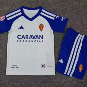 Conjunto Niño Zaragoza temporada 26/27 Primera equipación
