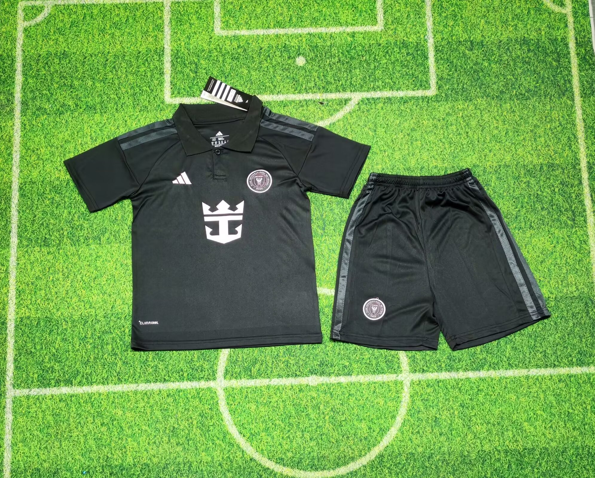Conjunto Niño Inter de Miami temporada 26/27 Segunda equipación