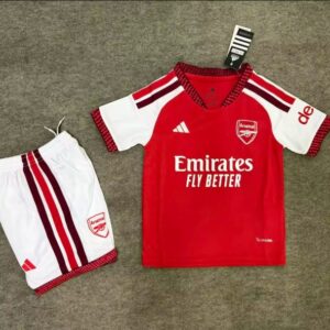 Conjunto Niño Arsenal temporada 26/27 Primera equipación
