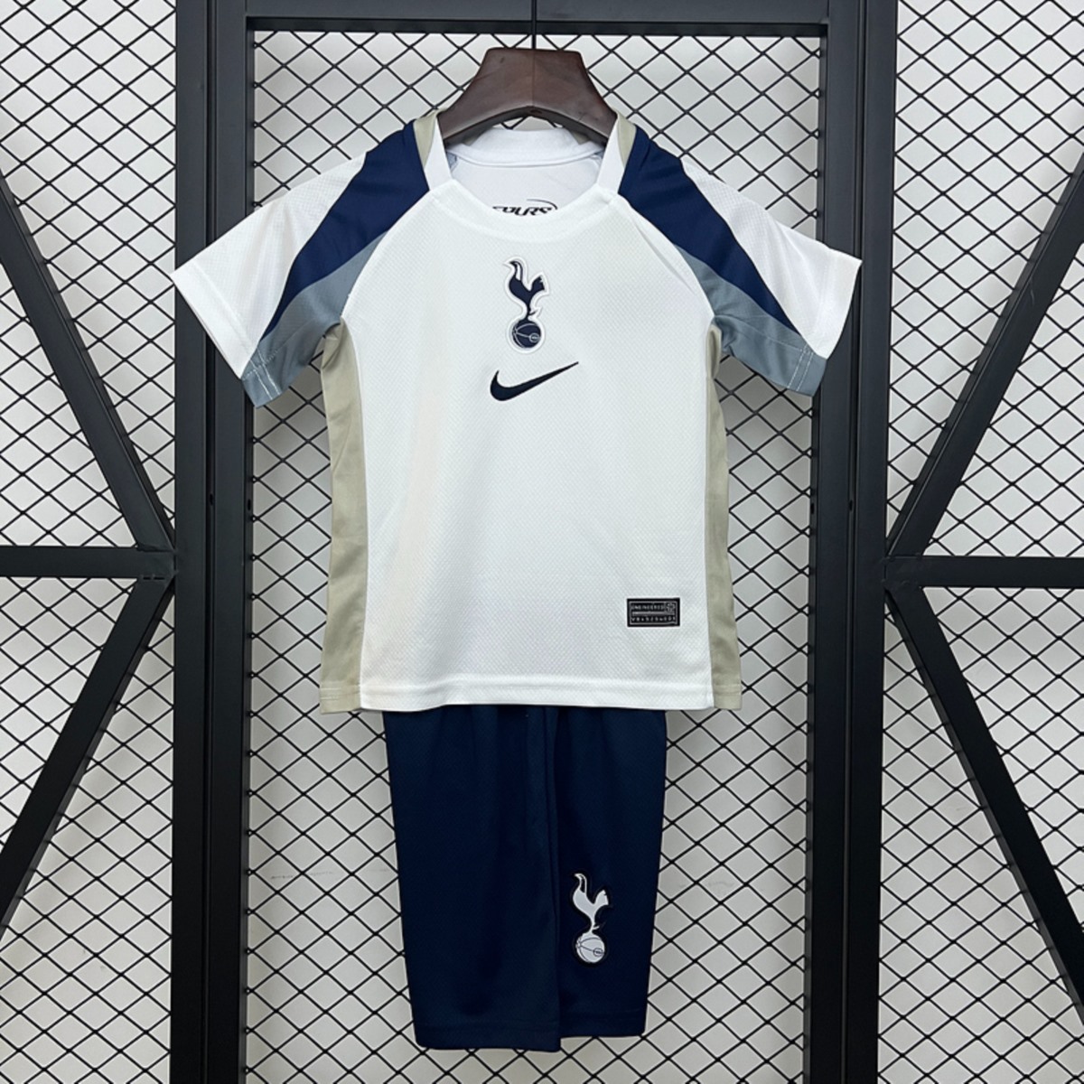 Conjunto Niño Tottenham temporada 25/26 Primera equipación