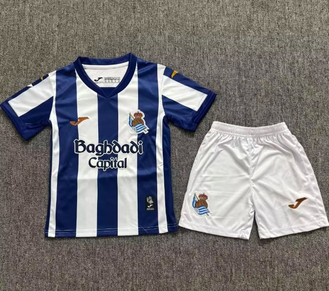 CONJUNTO NIÑO REAL SOCIEDAD TEMPORADA 26/27 PRIMERA EQUIPACIÓN