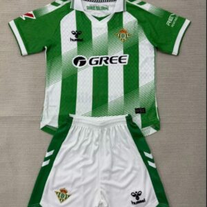 Conjunto Niño Betis temporada 26/27 Primera equipación
