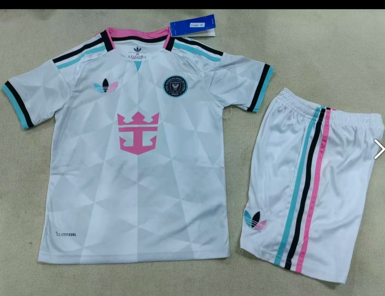 Conjunto Niño Inter de Miami temporada 26/27 Tercera equipación