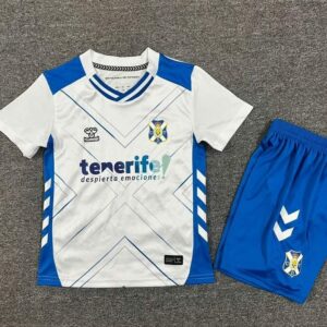 Conjunto Niño Tenerife temporada 25/26 Primera equipación