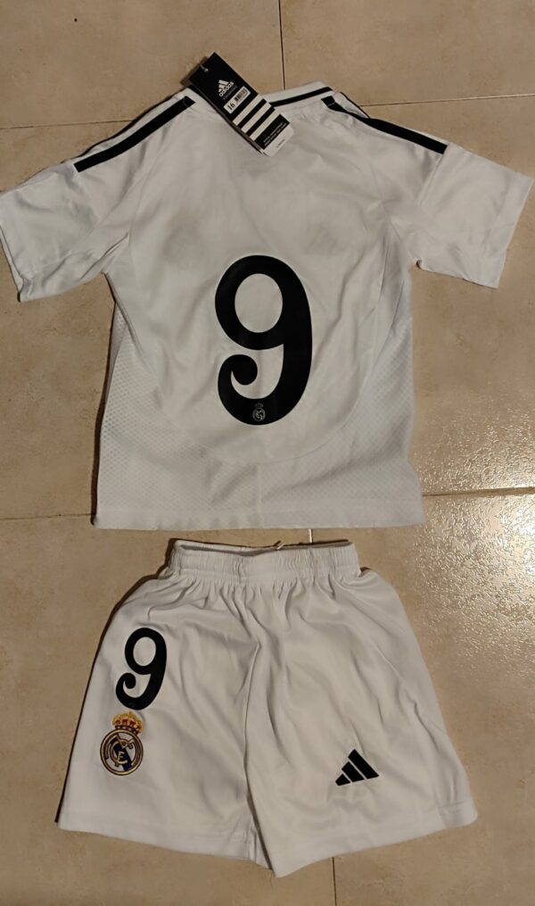 Conjunto Real Madrid 23/24 para niño talla 18 - Image 2