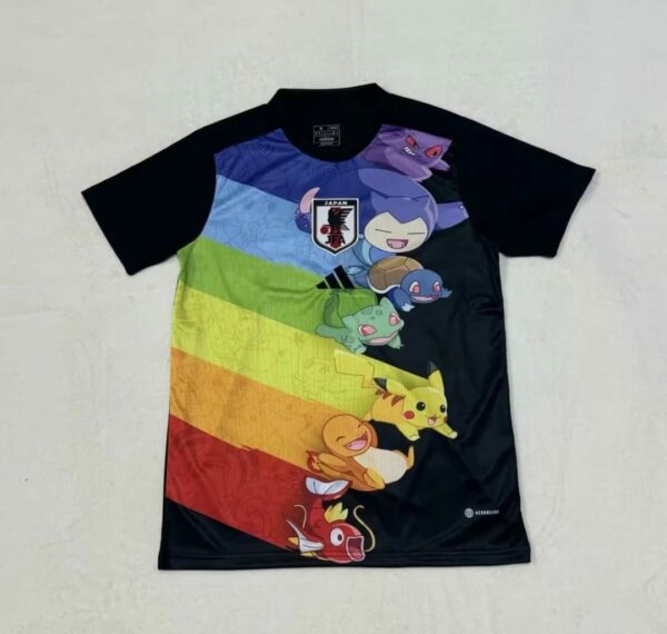 Camiseta Especial Japon negra Pokemon