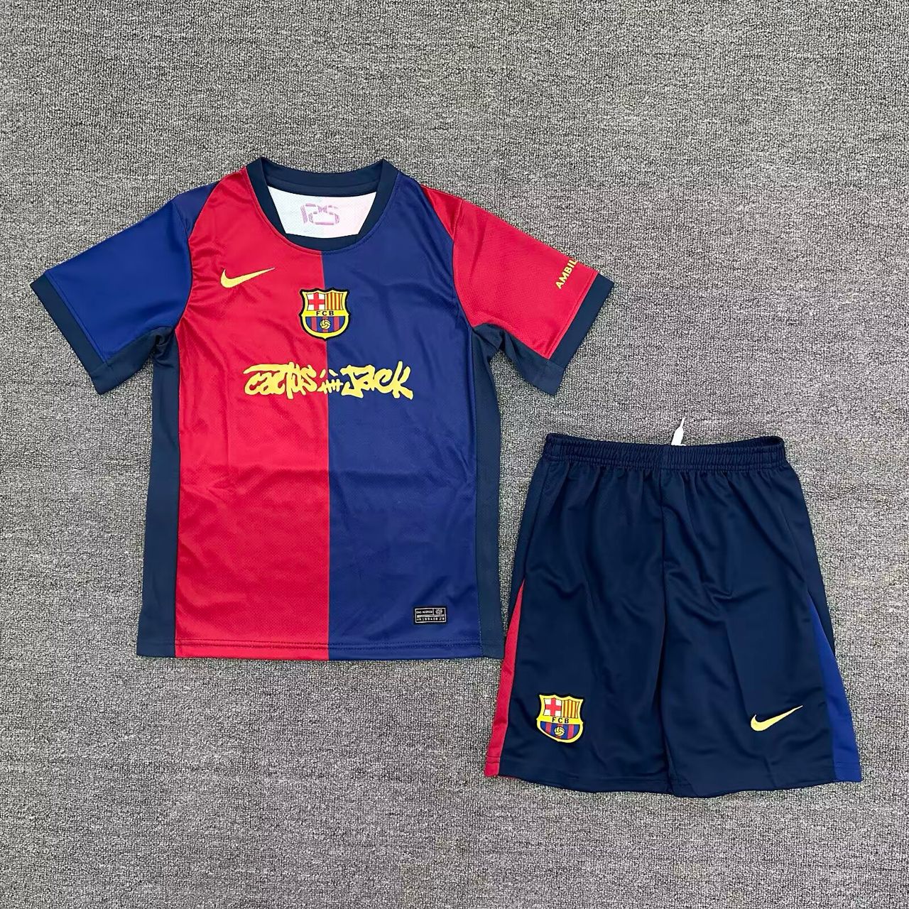 Camiseta Especial Barcelona Travis Scott