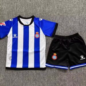 Conjunto Niño Espanyol temporada 26/27 Primera equipación