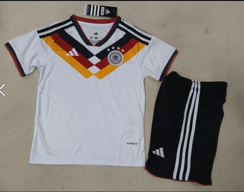 CONJUNTO NIÑO ALEMANIA TEMPORADA 2026 PRIMERA EQUIPACIÓN