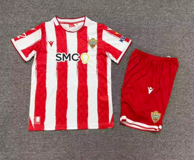 Conjunto Niño Almeria temporada 26/27 Primera equipación