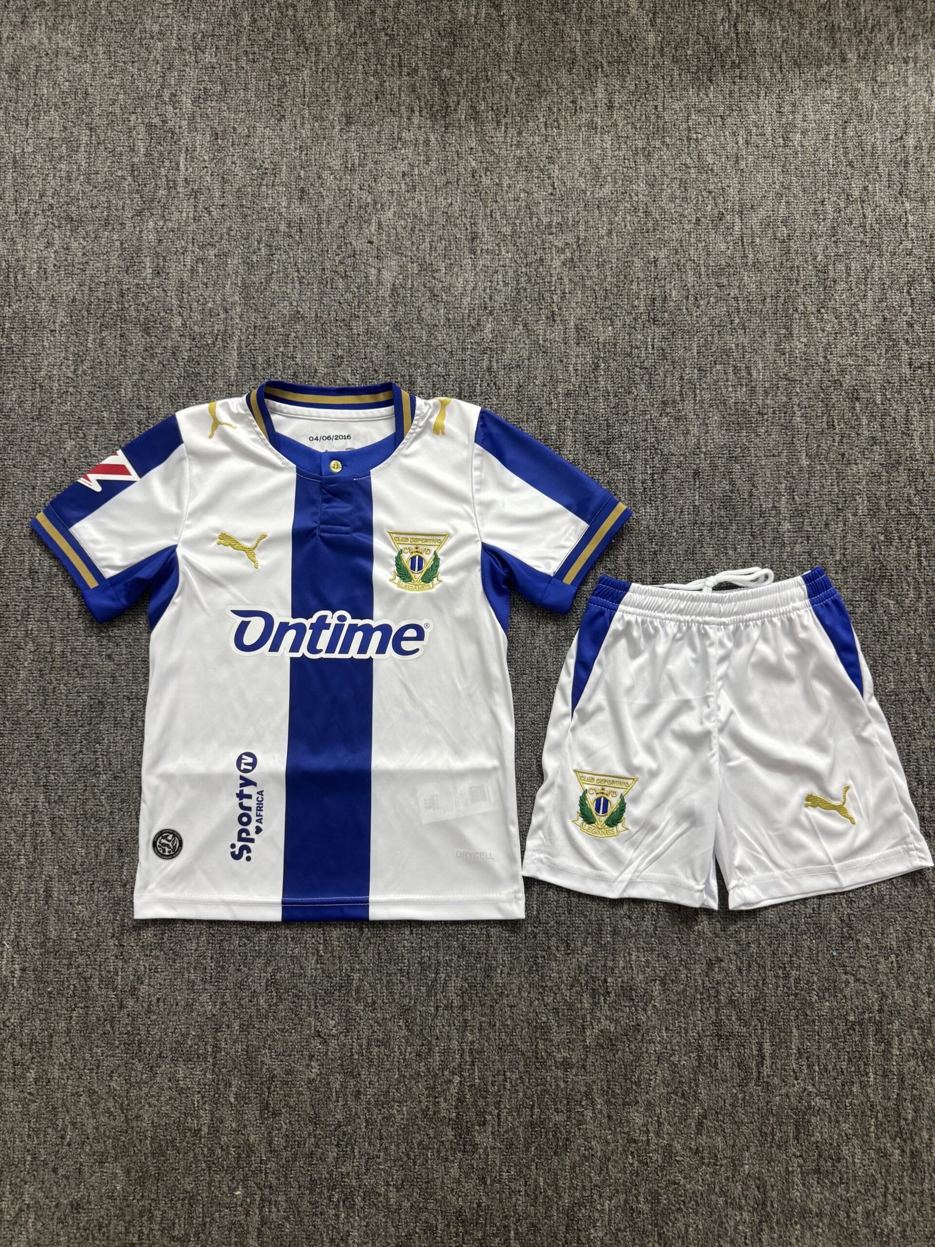 Conjunto Niño Leganes temporada 26/27 Primera equipación